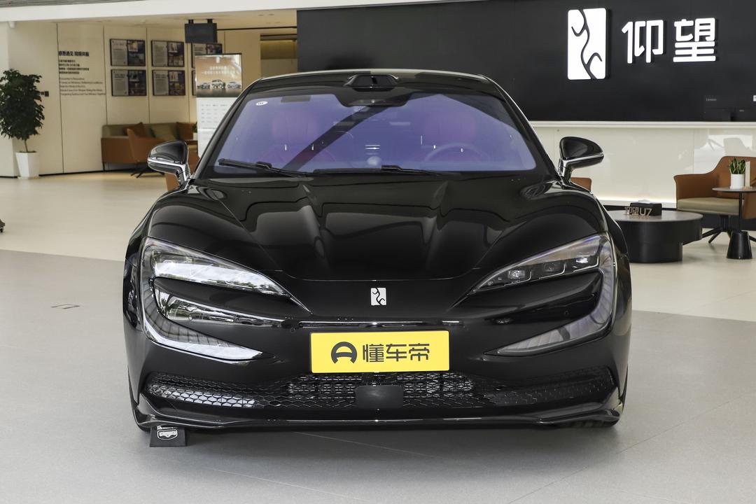 BYD Yangwang U7 EV 2026, фото 2