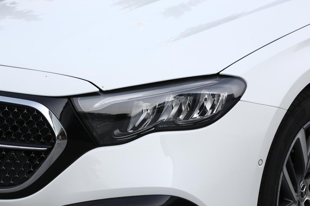 Mercedes-Benz E-Class 2026, фото 13