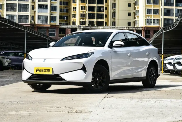 BYD e7 EV 2026 — купить из Китая под заказ