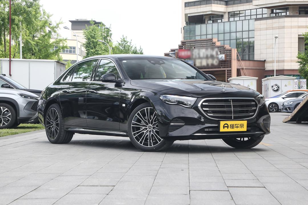 Mercedes-Benz E-Class 2026, фото 3