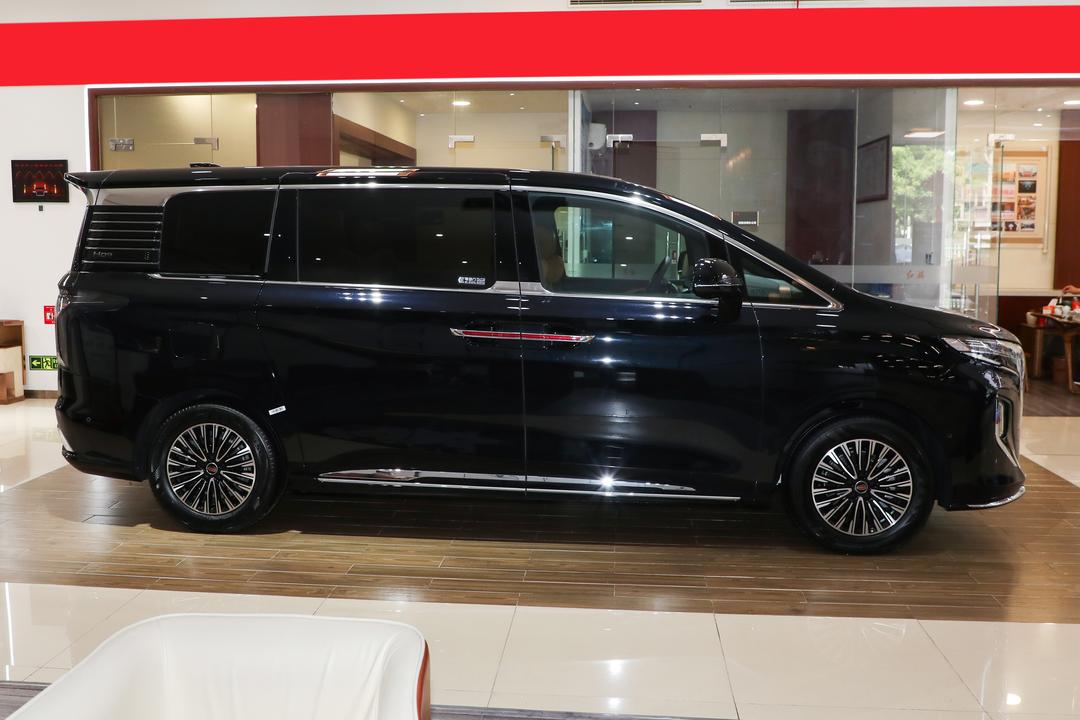 Hongqi HQ9 PHEV 2026, фото 8