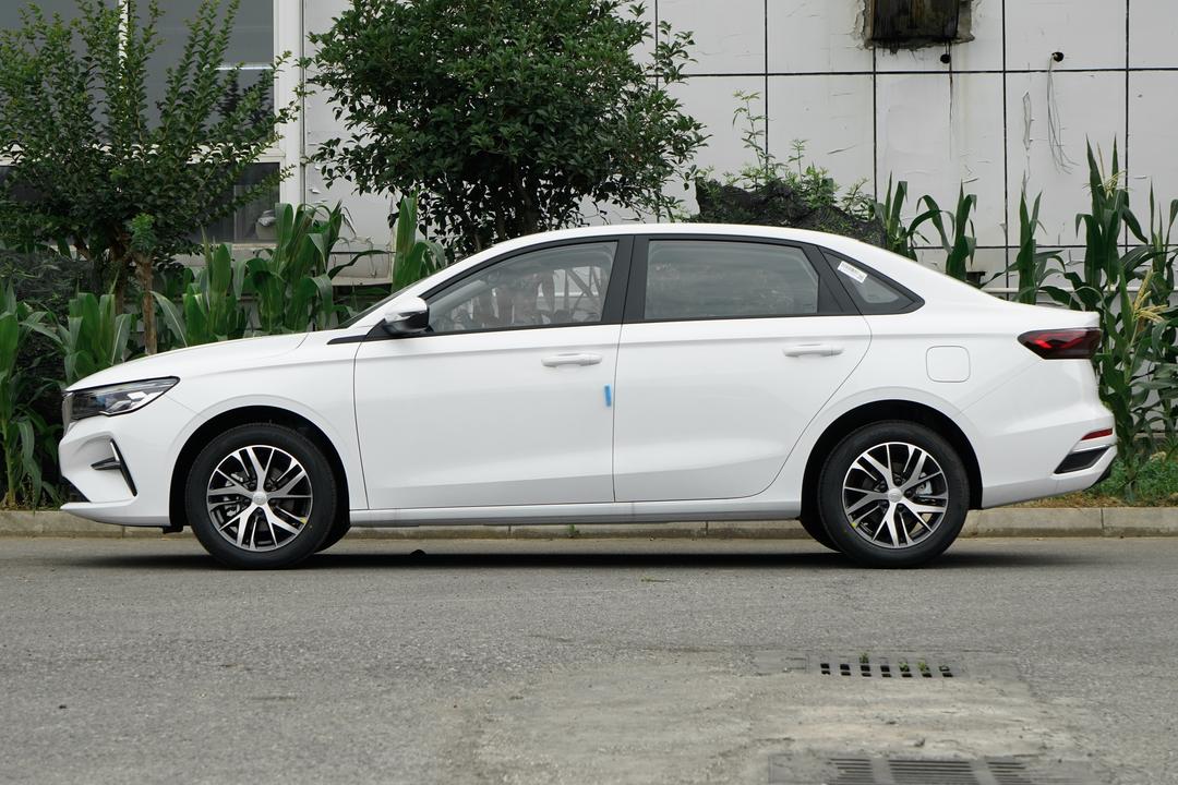 Geely Emgrand 2026, фото 4