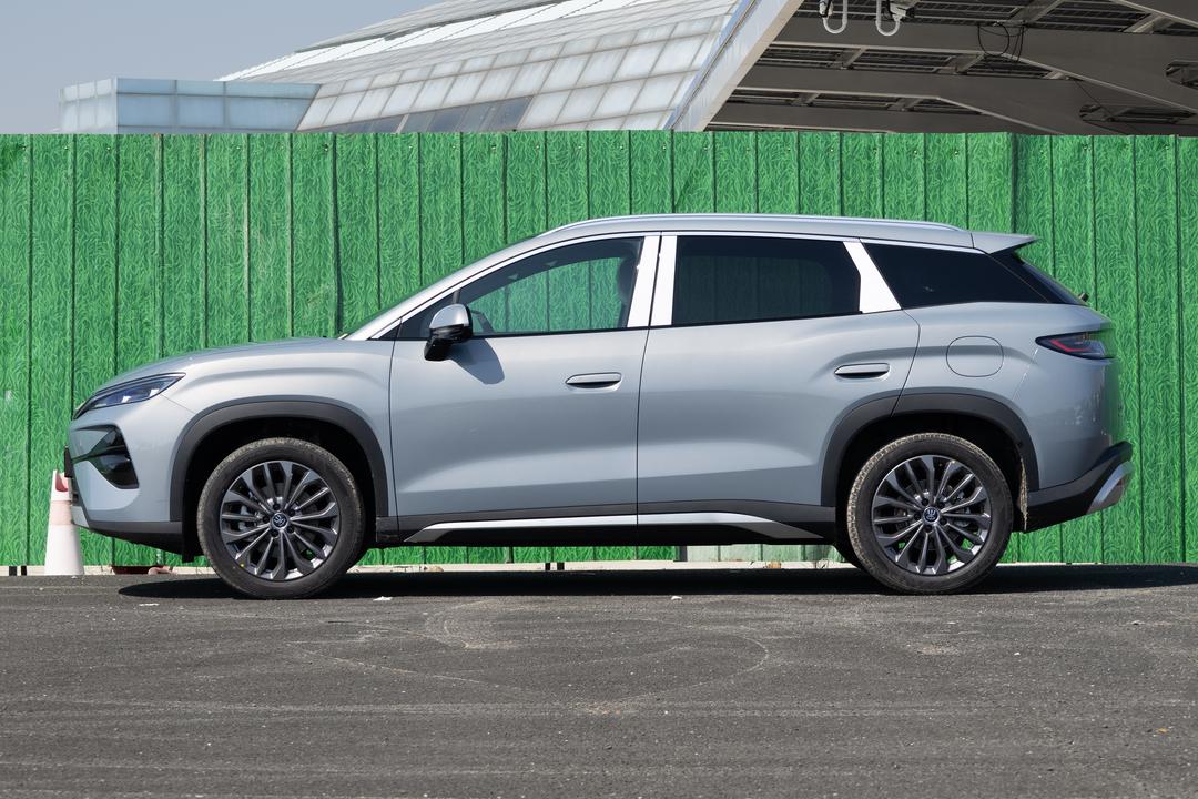 BYD Song Ultra DM 2026, фото 4