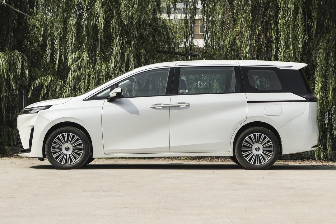 GAC E8 PHEV 2026, фото 4