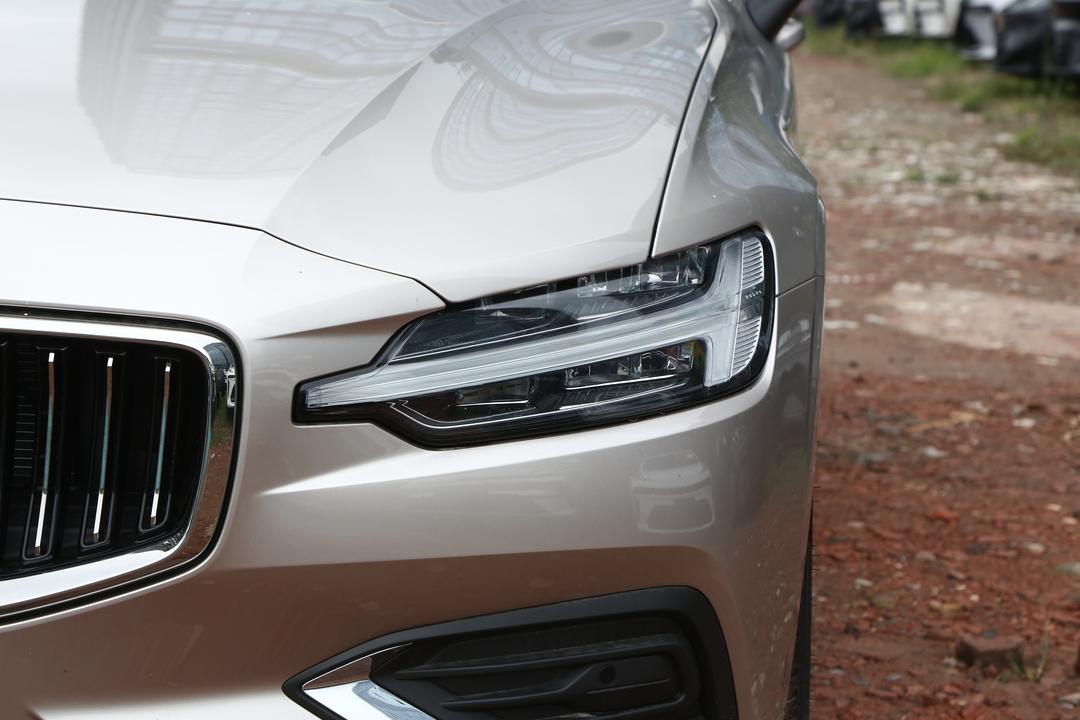 Volvo S60 2026, фото 11