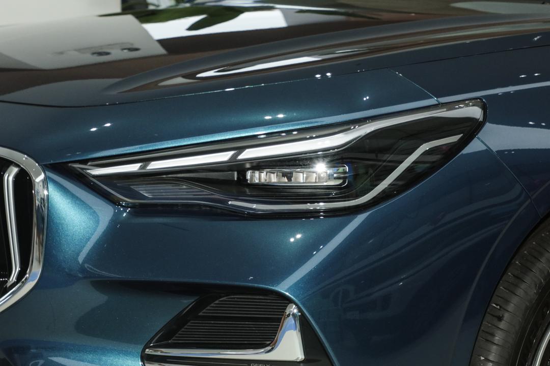 Geely Emgrand 2026, фото 13
