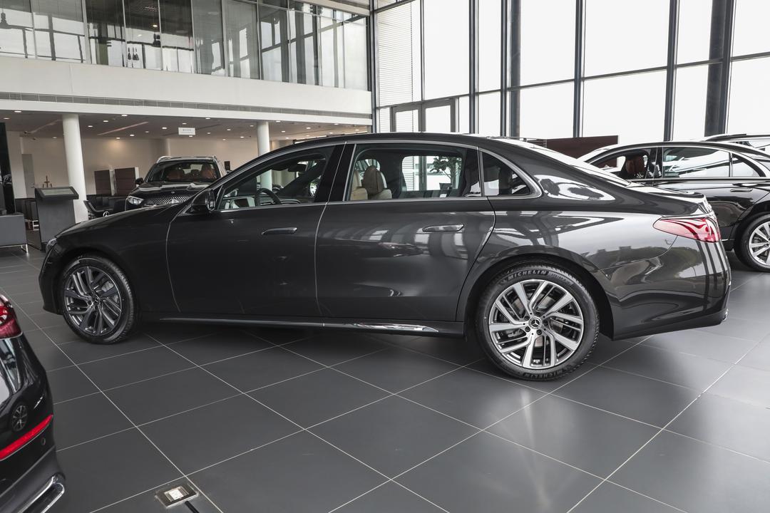 Mercedes-Benz E-Class 2026, фото 3