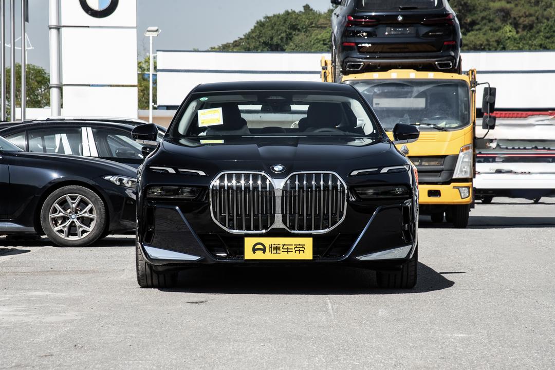 BMW 7-Series 2026, фото 2