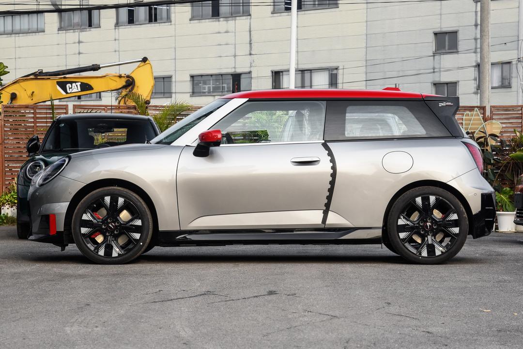 MINI JCW EV 2026, фото 4