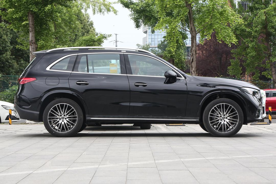 Mercedes-Benz GLC-Class 2026, фото 8