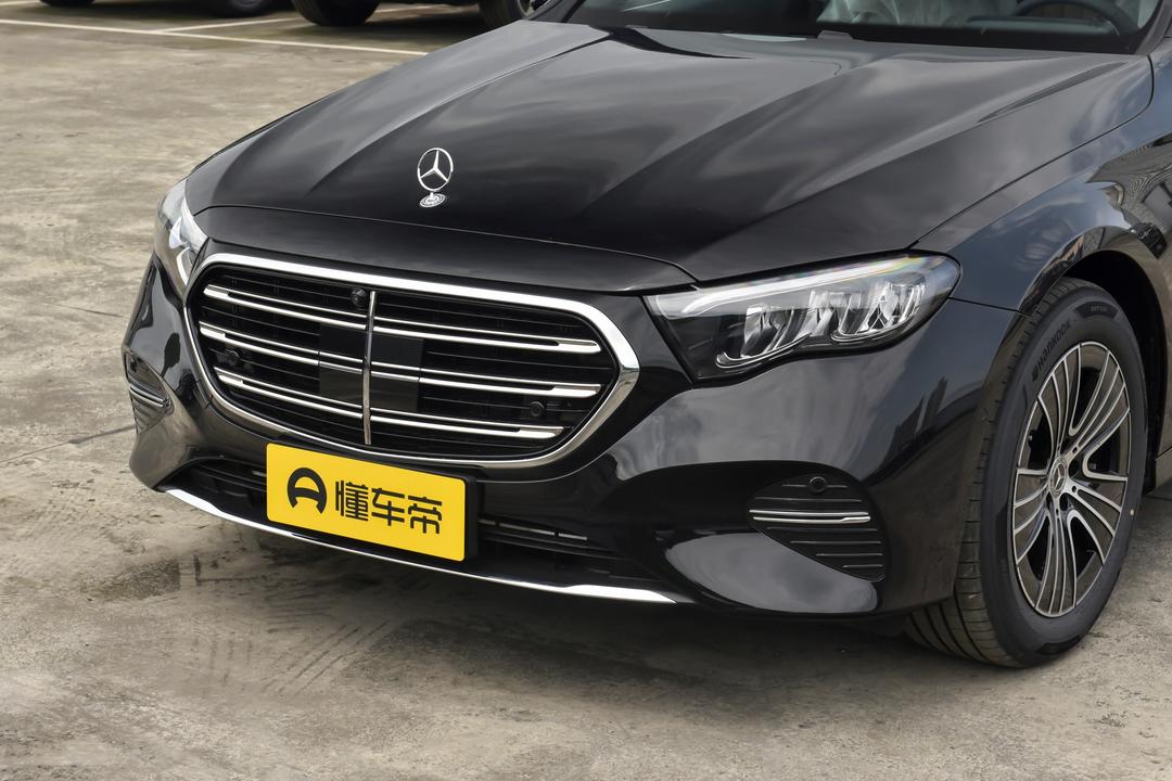 Mercedes-Benz E-Class 2026, фото 9
