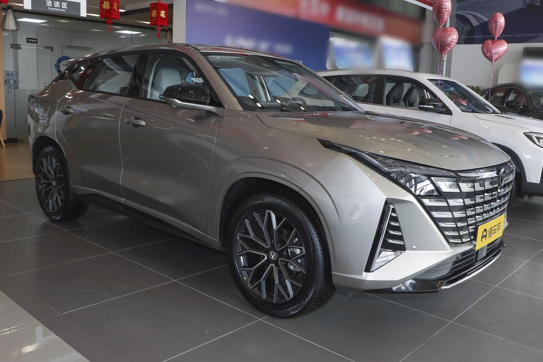 Changan UNI-Z PHEV 2026, фото 3
