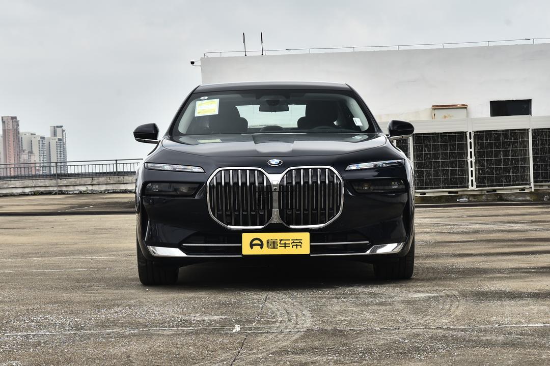 BMW 7-Series 2026, фото 2