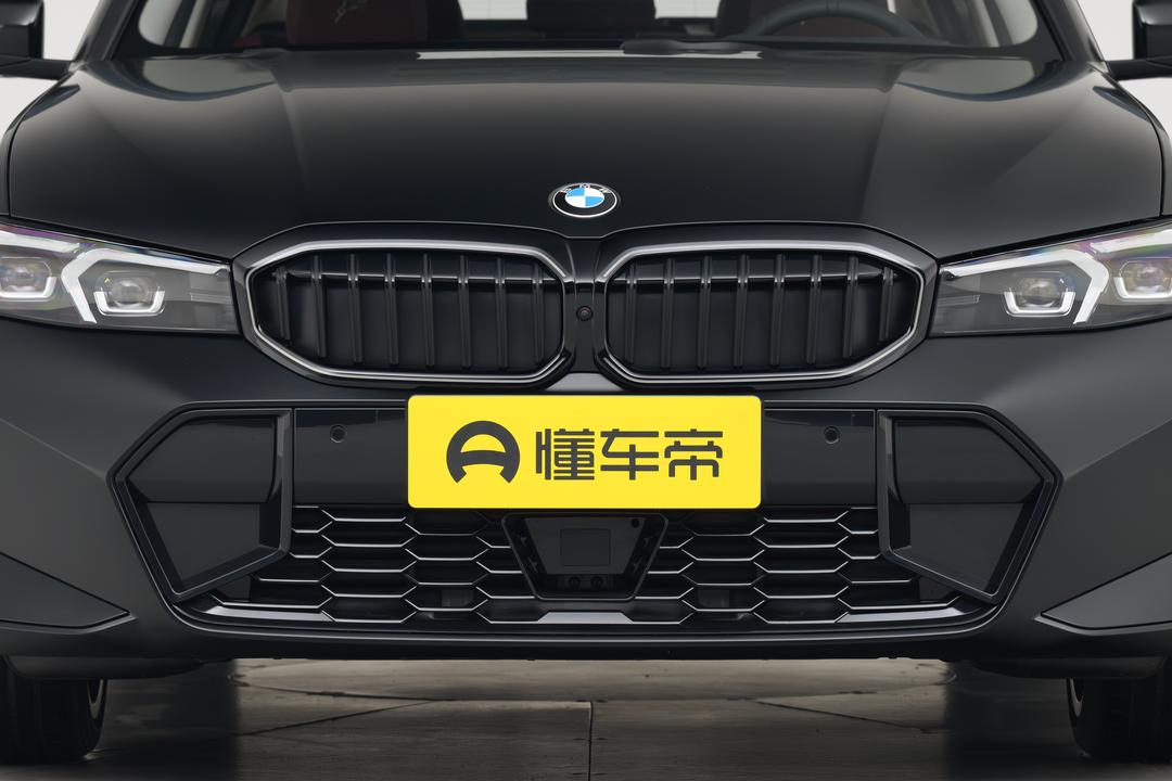 BMW 3 Series 2026, фото 10