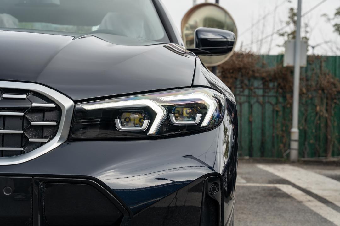 BMW 3 Series 2026, фото 12