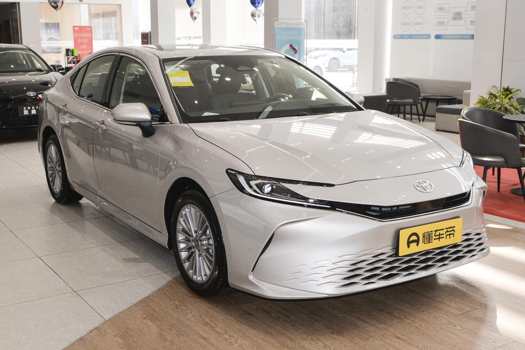 Toyota Camry 2026, фото 3