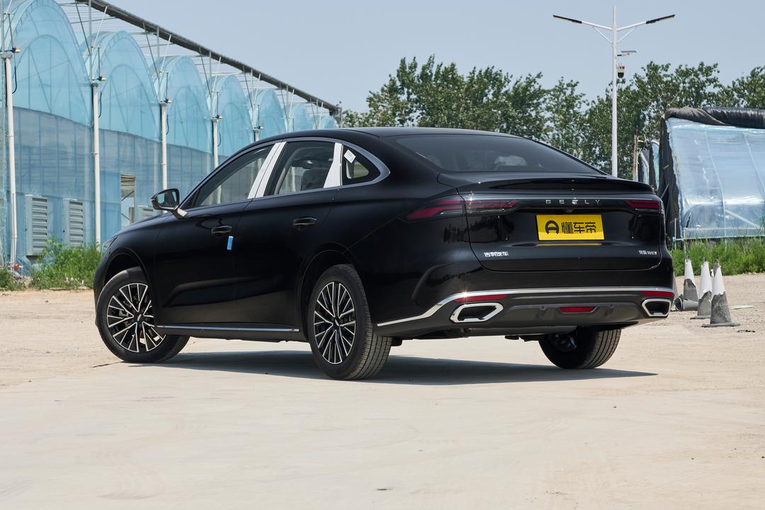 Geely Emgrand 2026, фото 5