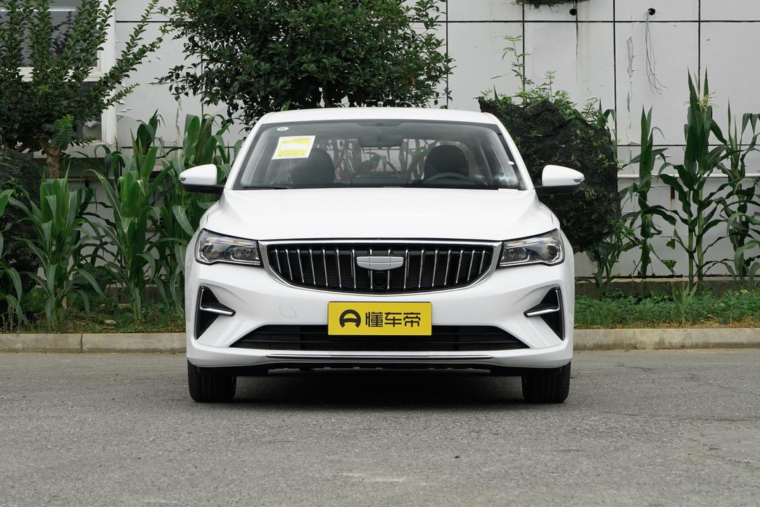 Geely Emgrand 2026, фото 2