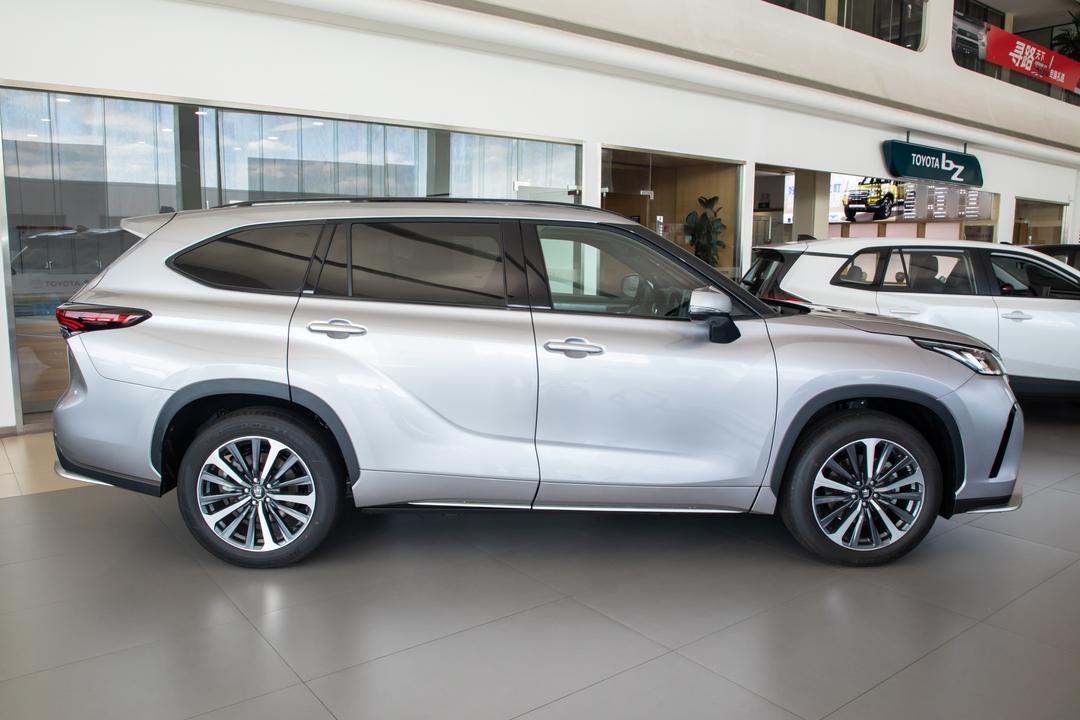 Toyota Crown Kluger 2026, фото 8
