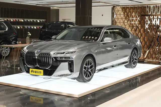 BMW 7-Series 2026 — купить из Китая под заказ