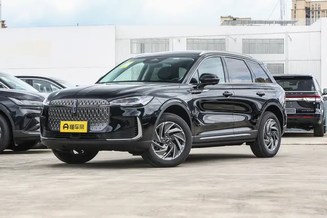 Lincoln Corsair 2026 — купить из Китая под заказ
