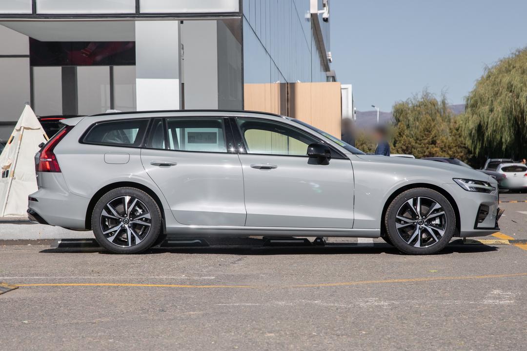 Volvo V60 2026, фото 8