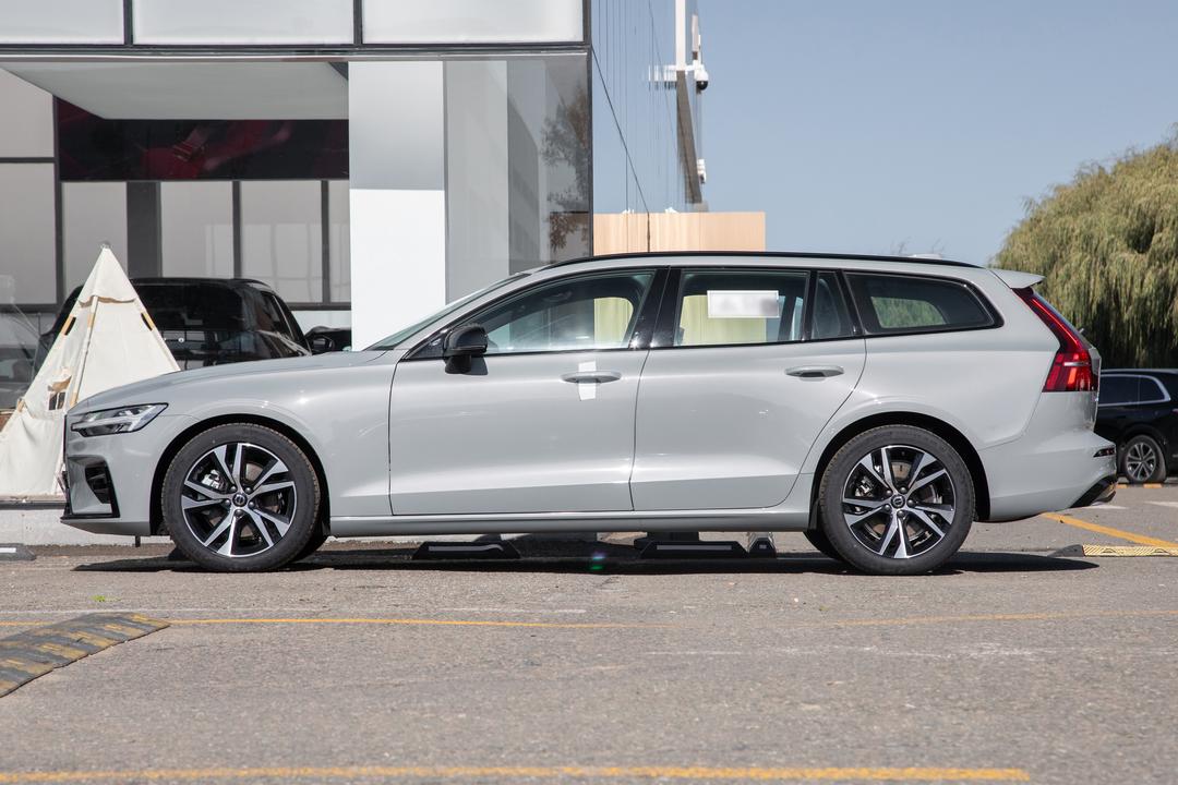 Volvo V60 2026, фото 4
