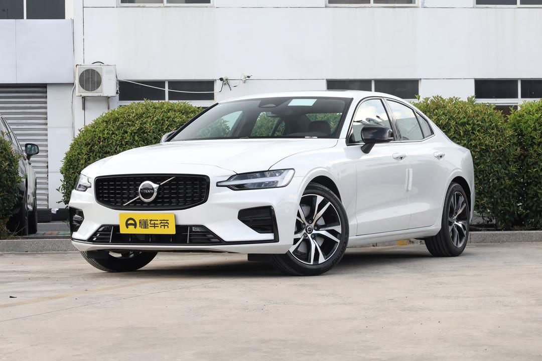 Volvo S60 2026, фото 1