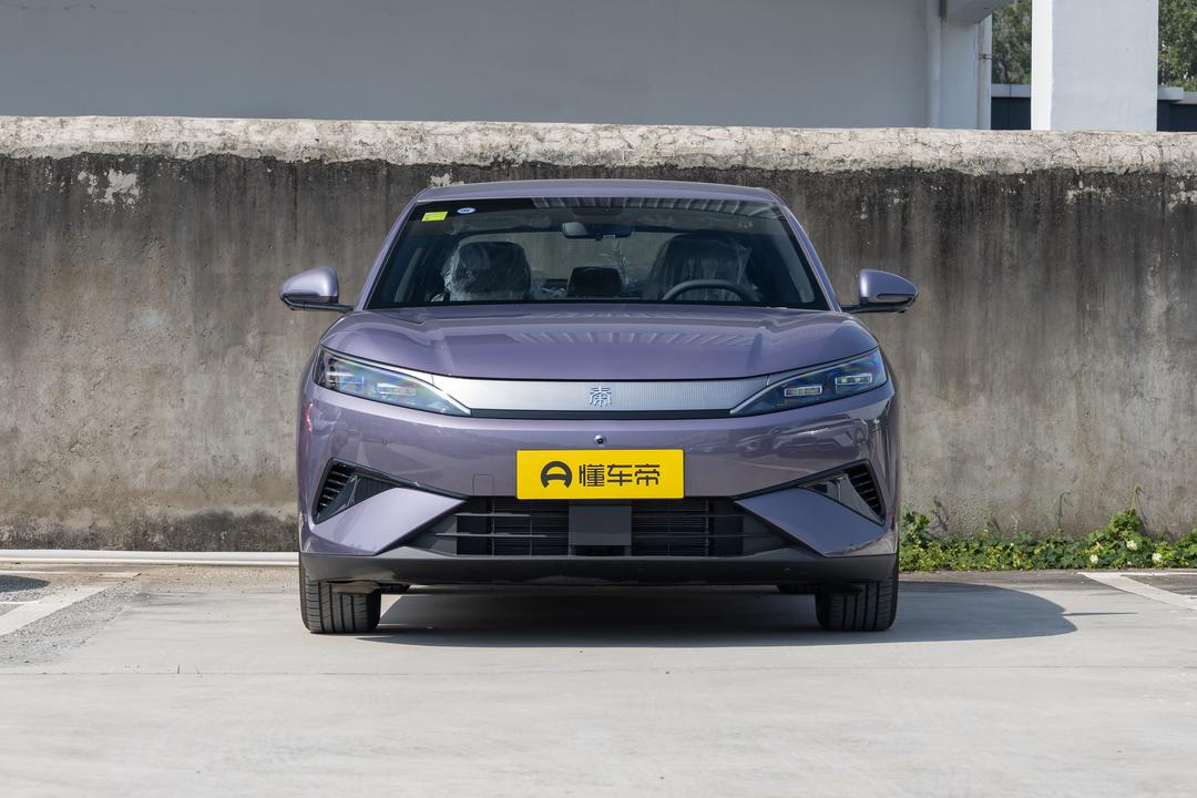 BYD Qin MAX DM 2026, фото 2