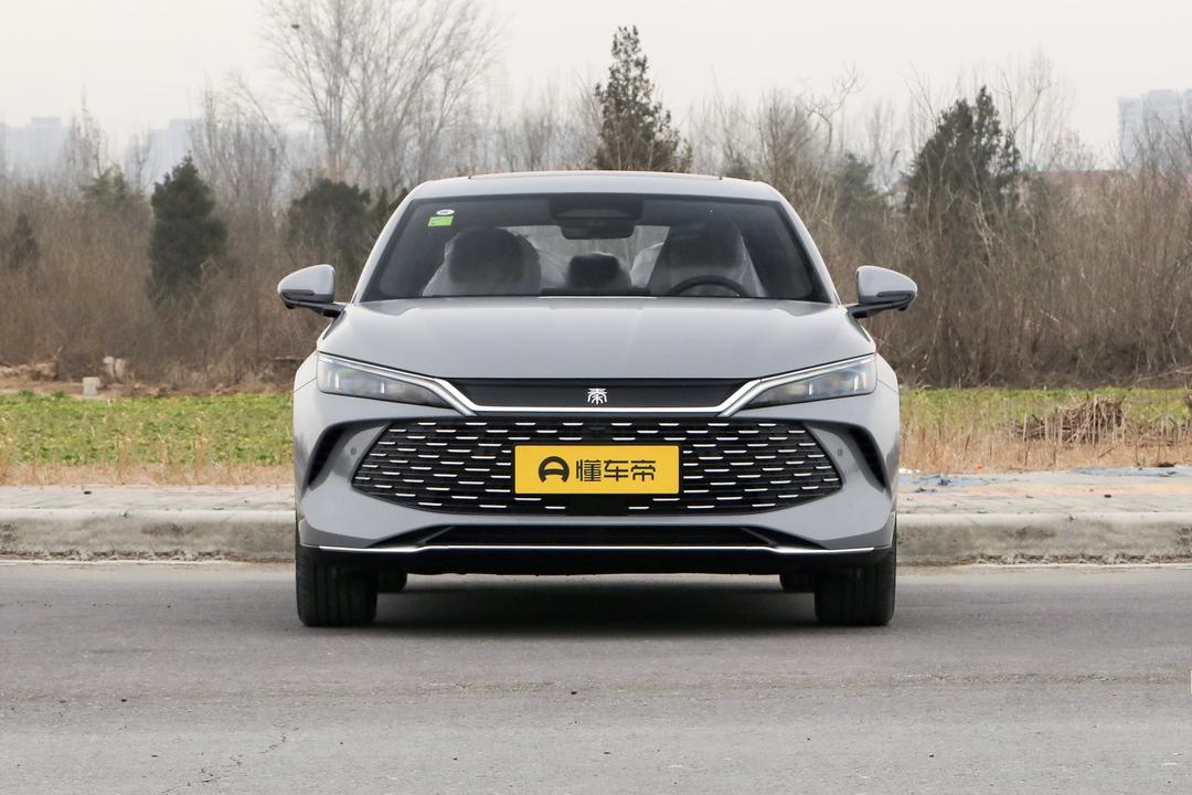BYD Qin L DM 2026, фото 2