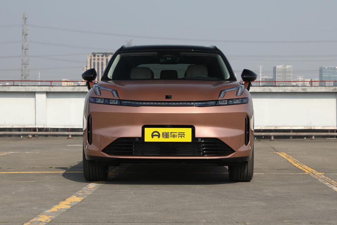 Lynk & Co 08 EM-P 2026, фото 2