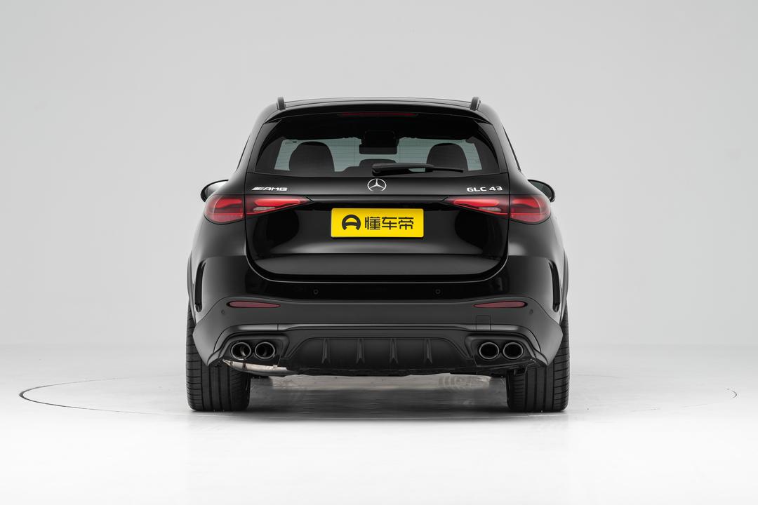 Mercedes-Benz GLC AMG 2026, фото 6