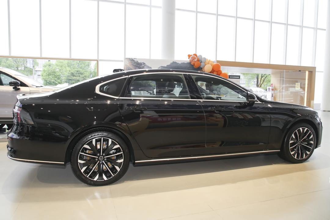 Volvo S90 PHEV 2026, фото 8