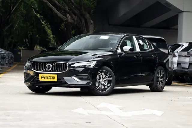 Volvo S60 2026 — купить из Китая под заказ