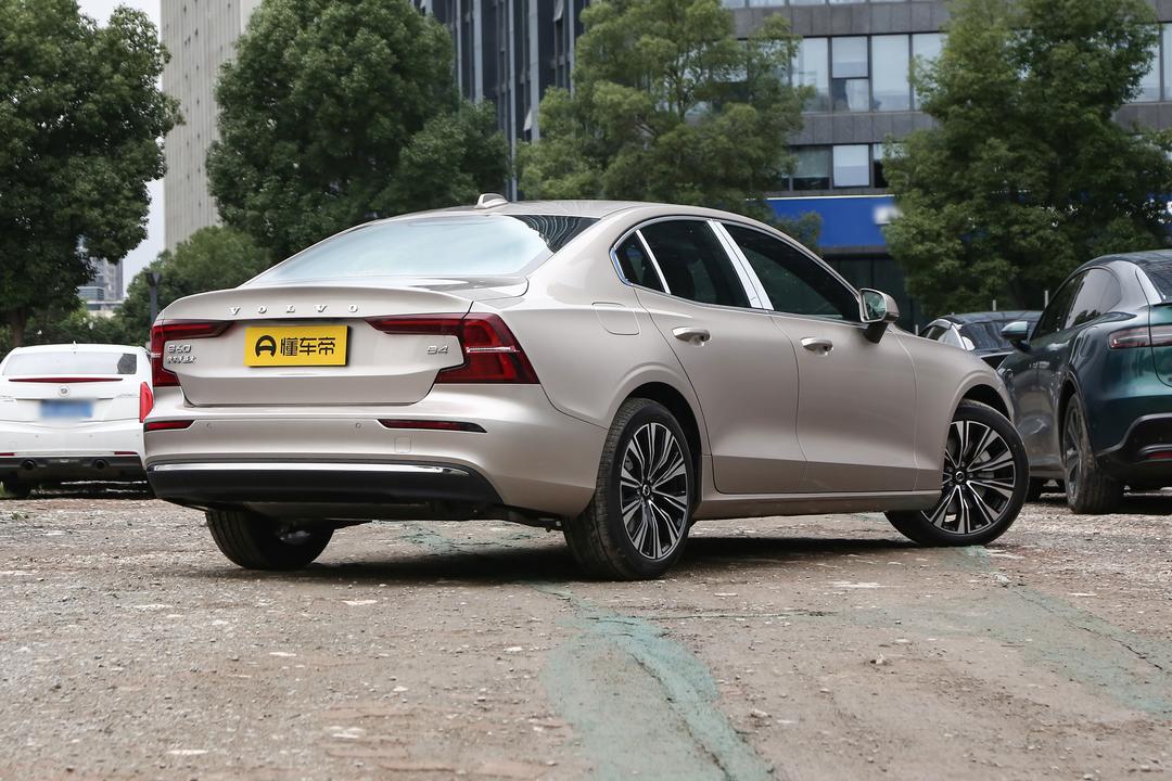 Volvo S60 2026, фото 7