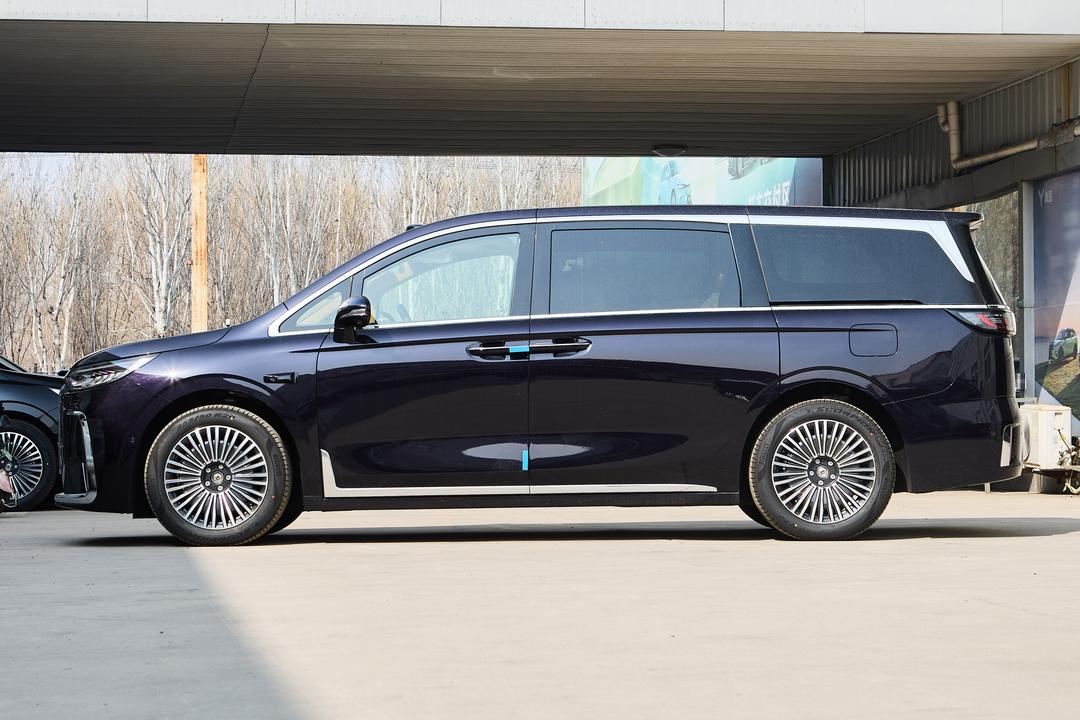 Voyah Dream PHEV 2026, фото 4