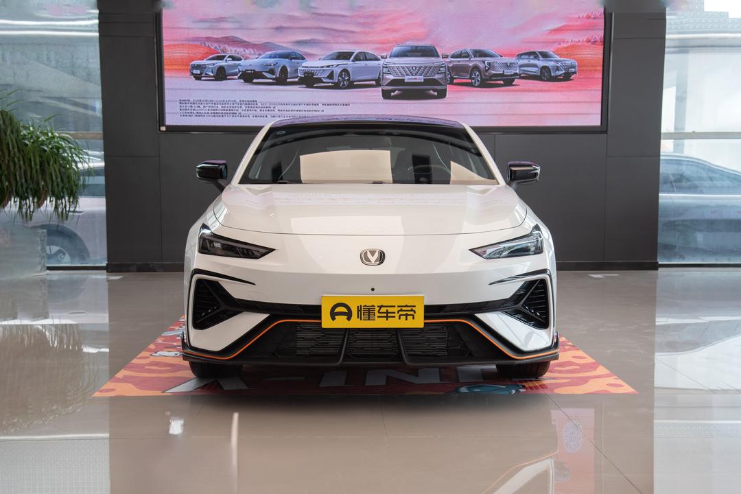 Changan UNI-V 2026, фото 2