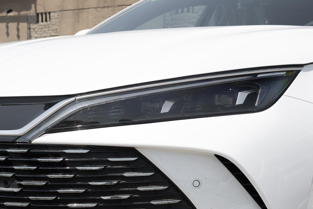 BYD Qin L DM 2026, фото 13