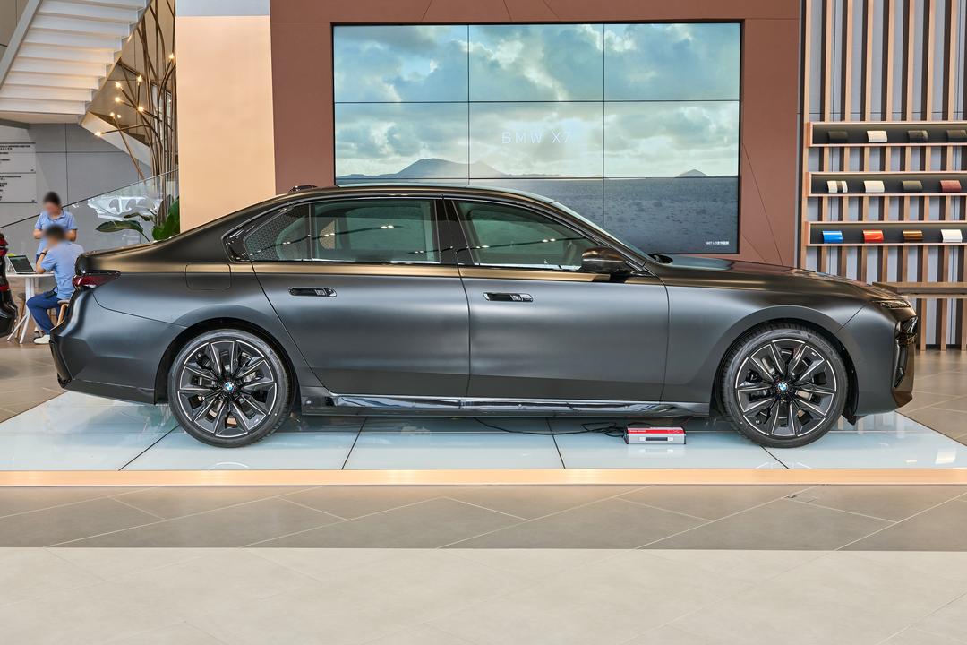 BMW 7-Series 2026, фото 8