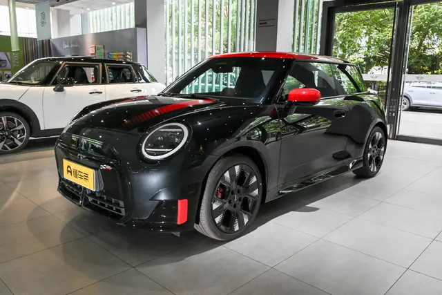 MINI JCW EV 2026 — купить из Китая под заказ
