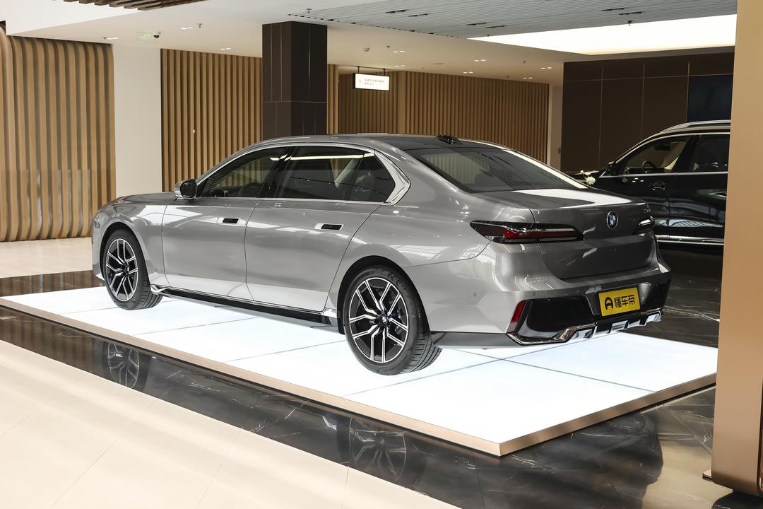 BMW 7-Series 2026, фото 5