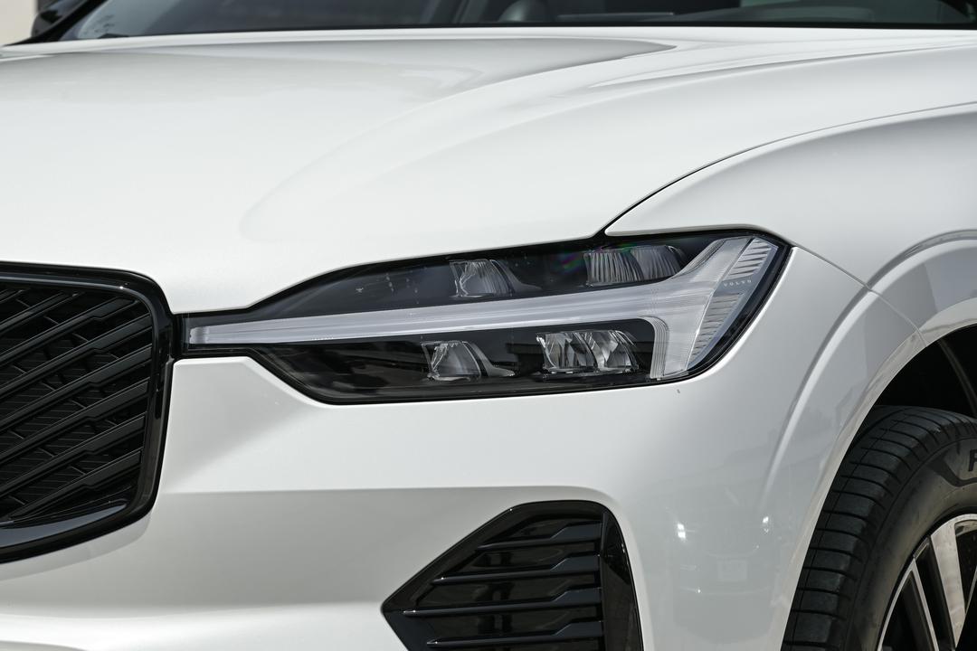 Volvo XC60 2026, фото 12