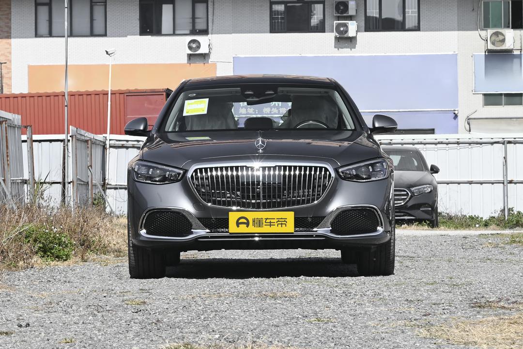 Mercedes-Benz Maybach S-Class 2026, фото 2