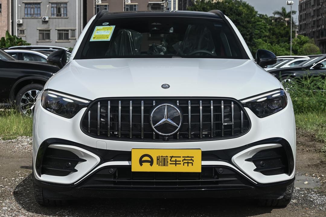 Mercedes-Benz GLC AMG 2026, фото 12