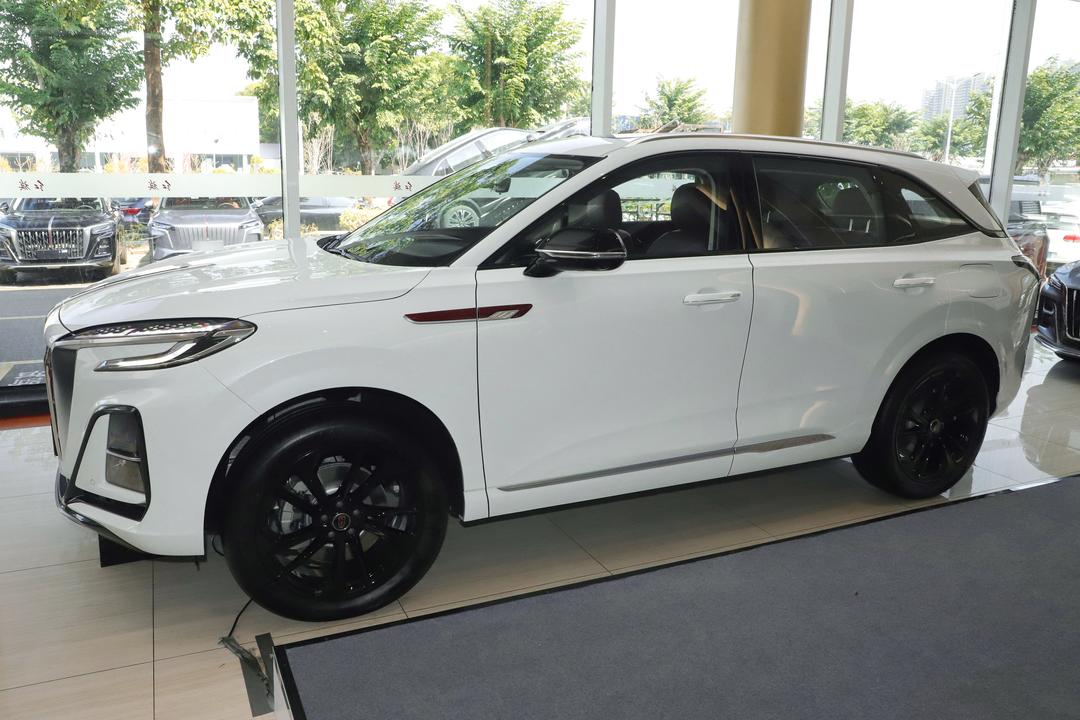 Hongqi HS3 PHEV 2026, фото 4