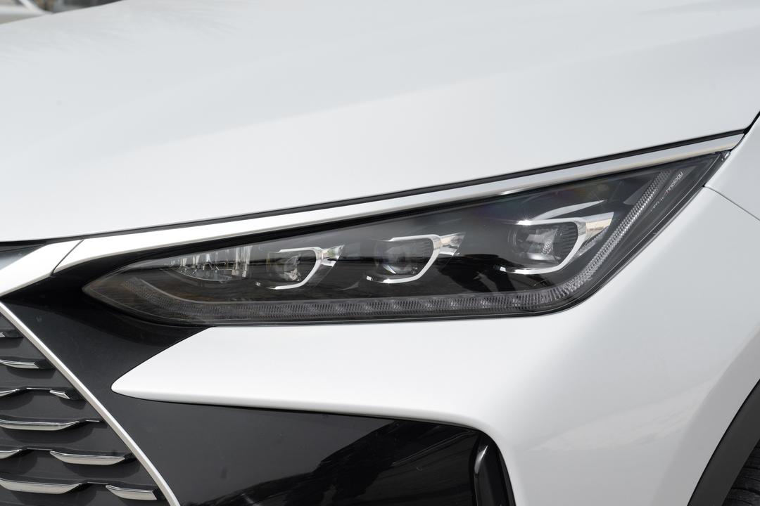 BYD Tang DM 2026, фото 13