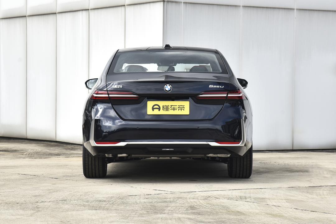 BMW 5 Series 2026, фото 6