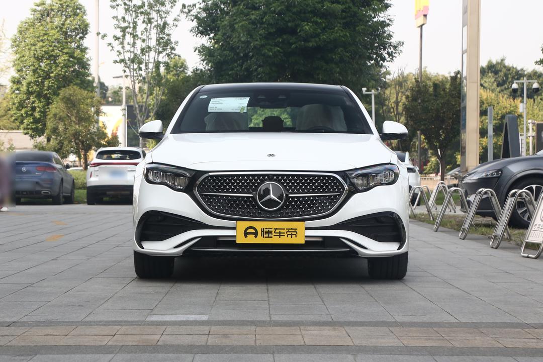 Mercedes-Benz E-Class 2026, фото 2