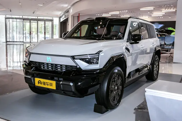 Dongfeng M817 2026 — купить из Китая под заказ