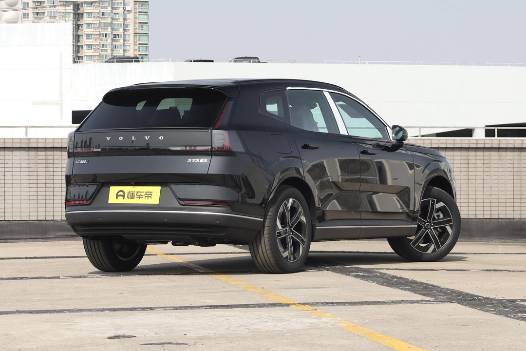 Volvo XC70 2026, фото 7